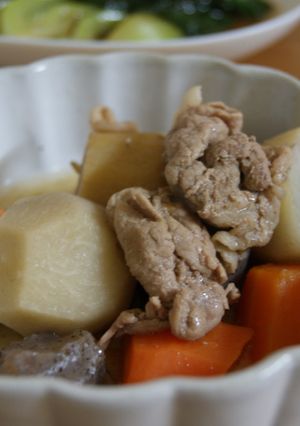 ストウブ鍋で☆里芋と豚肉の煮物-レシピのメイン写真