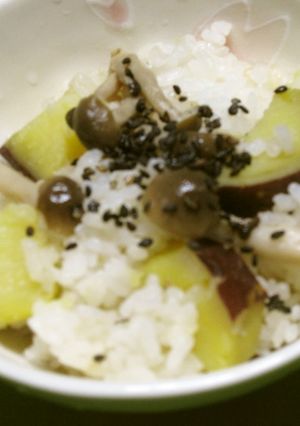 さつま芋としめじの炊き込みご飯♡-レシピのメイン写真