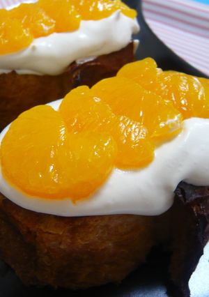 オレンジをのせた紅茶風味の焼いたサバラン-レシピのメイン写真