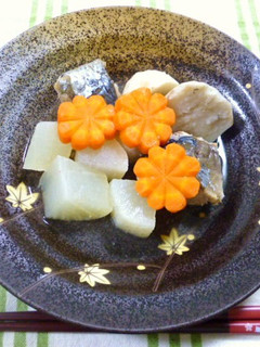 簡単! 激安! 大根と里芋の鯖缶煮っ♪-レシピのメイン写真