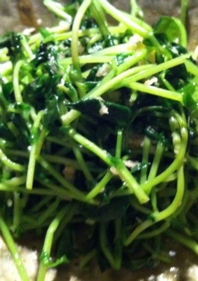 豆苗のしょうが炒め-レシピのメイン写真