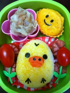 簡単 お弁当キイロイトリおむすび-レシピのメイン写真