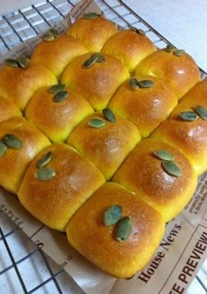 ＊ＨＢ＊かぼちゃフレークミニパン-レシピのメイン写真