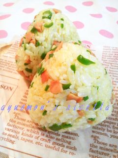 ピーマンとウインナーのカレーおにぎり-レシピのメイン写真