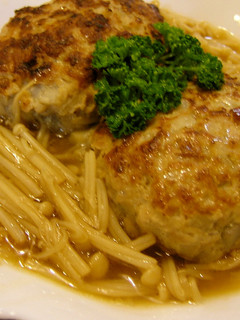 シャキッな食感♪蓮根入り和風ハンバーグ-レシピのメイン写真