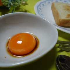 A picture of 祖母の本より～卵黄とトースト。.