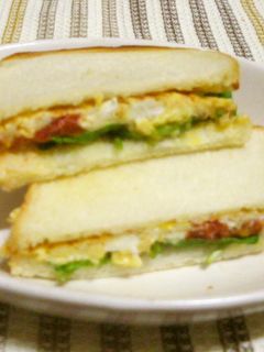 ふわふわ♪チーズオムレツのホットサンド-レシピのメイン写真