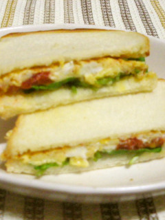ふわふわ♪チーズオムレツのホットサンド-レシピのメイン写真