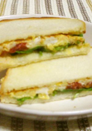 ふわふわ♪チーズオムレツのホットサンド-レシピのメイン写真