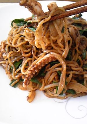 イカわたと焦がし醤油で☆イカ焼きそば-レシピのメイン写真
