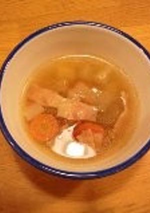セロリも入ってます野菜コンソメスープ-レシピのメイン写真