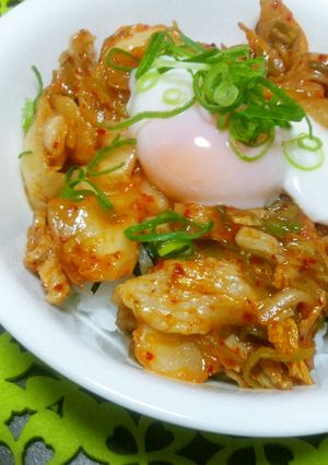ｷﾑﾁ丼～温玉のせ～-レシピのメイン写真
