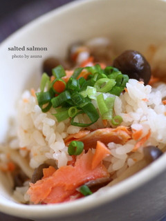塩鮭としめじの炊き込みご飯-レシピのメイン写真