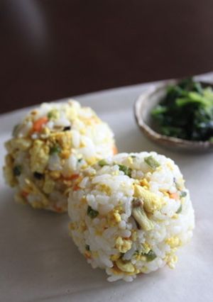 具たくさん！カレー炒り豆腐のおにぎり-レシピのメイン写真