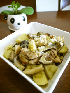 鶏肉の茸とジャガイモのバジルソース和え♪-レシピのメイン写真