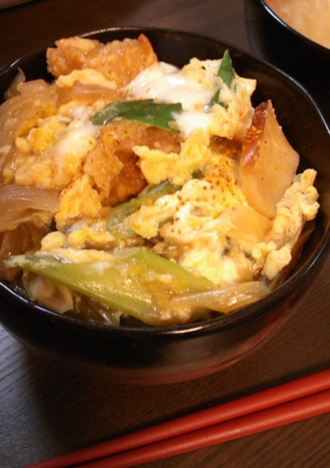 からあげで簡単！ふわとろ卵の唐揚げ丼-レシピのメイン写真