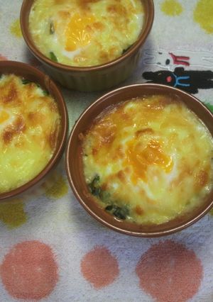 ほうれん草と卵とろ〜りチーズのココット-レシピのメイン写真