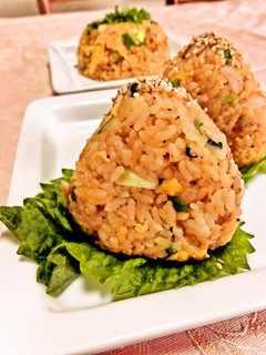 焦がし醤油で。大人おにぎり&炒飯-レシピのメイン写真
