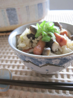 ポークビッツと茸の土鍋ご飯-レシピのメイン写真