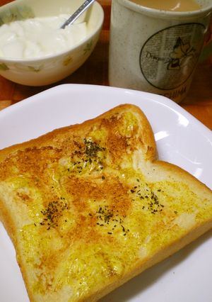 ↑朝からテンション↑↑カレーマヨトースト-レシピのメイン写真