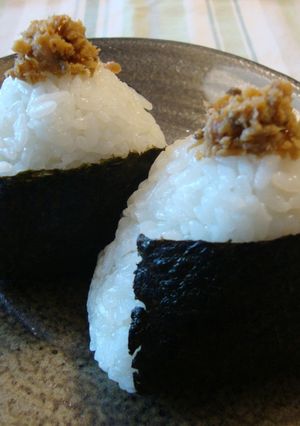 サケ缶そぼろおにぎり-レシピのメイン写真