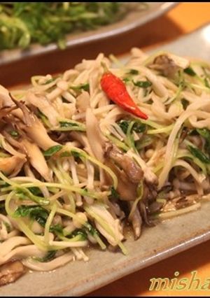 塩麹を使って♪キノコと豆苗のソテー-レシピのメイン写真