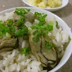 A picture of 牡蠣飯.