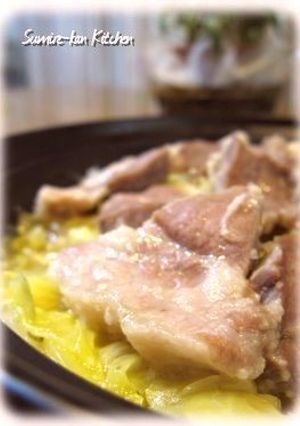 タジン鍋で☆塩麹豚とキャベツの蒸し煮-レシピのメイン写真
