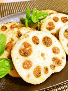 レンコンのギョニソ詰め焼き♪-レシピのメイン写真