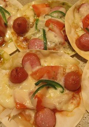 餃子の皮のバジルソースプチピザ-レシピのメイン写真