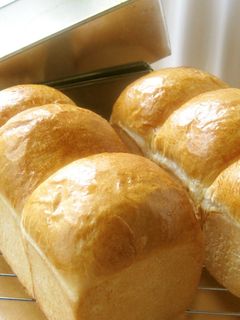 100均のパウンド型で♪生クリーム食パン-レシピのメイン写真