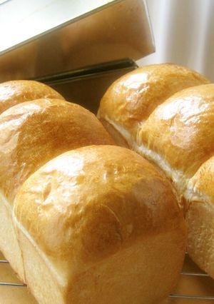 100均のパウンド型で♪生クリーム食パン-レシピのメイン写真