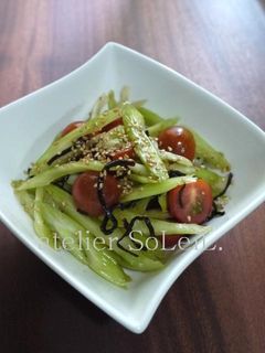 セロリとトマトの塩昆布和え-レシピのメイン写真