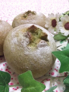 春菊とホウレン草のパン-レシピのメイン写真
