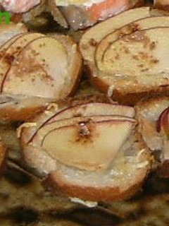 林檎とチーズの焼きカナッペ-レシピのメイン写真