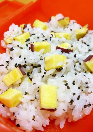 レンジで2分!さつまいもご飯(1膳分)-レシピのメイン写真