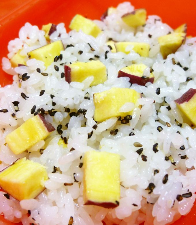 レンジで2分！さつまいもご飯（１膳分）-レシピのメイン写真