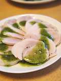 塩麹の鶏ハム　バジルソース添え