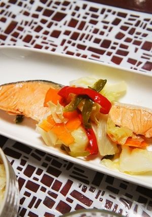 鮭の蒸し焼き*好きなお味＆余り野菜で♪-レシピのメイン写真