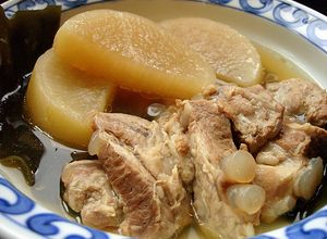 豚なんこつ（ソーキ）と大根煮（沖縄風？）-レシピのメイン写真