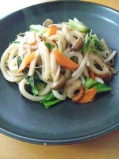白いお魚ふりかけで!ヘルシー塩焼きうどん-レシピのメイン写真