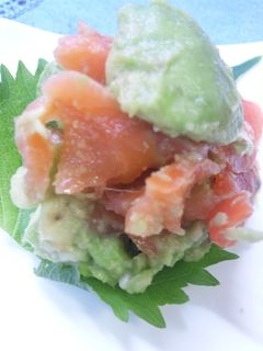 酒ツマ アボカドとサーモン和え-レシピのメイン写真