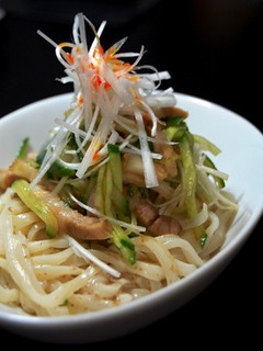 焼き豚のあったかいサラダうどん-レシピのメイン写真