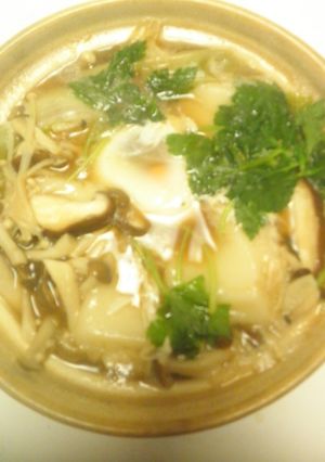 土鍋で玉子入りきのこ雑煮-レシピのメイン写真