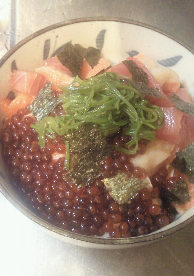 自家製いくらで♪海鮮丼-レシピのメイン写真