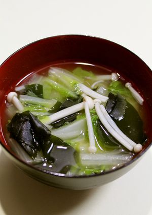 朝食に!白菜とエノキタケのみそ汁-レシピのメイン写真