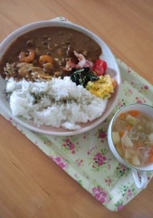 豪華レトルトシーフードカレー-レシピのメイン写真