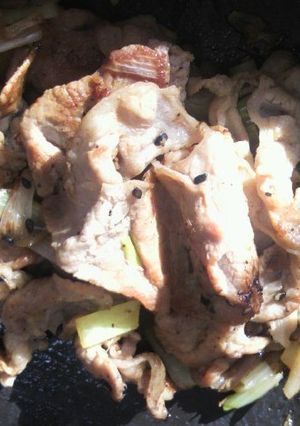 材料はネギと豚だけのネギ塩豚炒め　-レシピのメイン写真