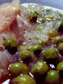 鶏手羽元とグリーンピースの煮込み-レシピのメイン写真