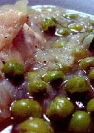 鶏手羽元とグリーンピースの煮込み-レシピのメイン写真